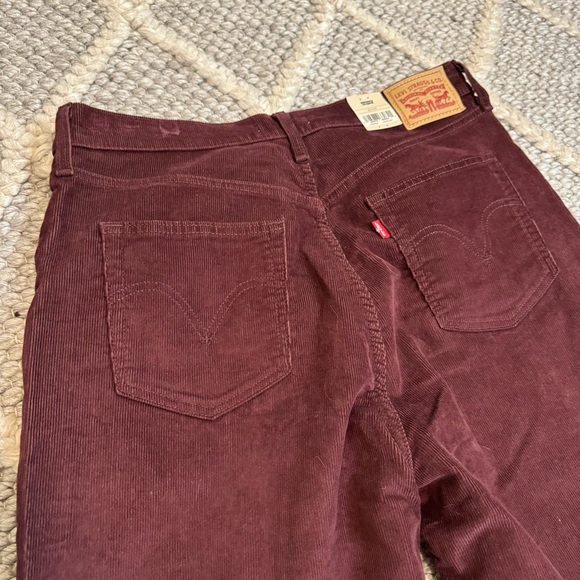 NWT! Levi’s High-Waisted Mom Burgundy Corduroy Jeans Size 33 26986-0048 - Picture 8 of 11